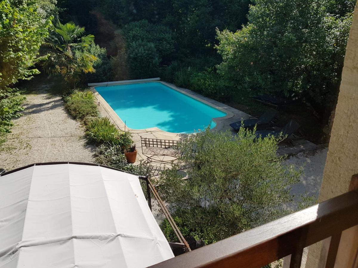 Bed and Breakfast Le Moulin De Jules Et Akasha Murat Exterior foto