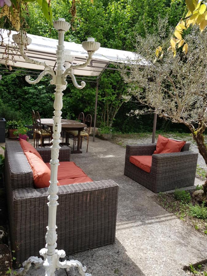 Bed and Breakfast Le Moulin De Jules Et Akasha Murat Exterior foto