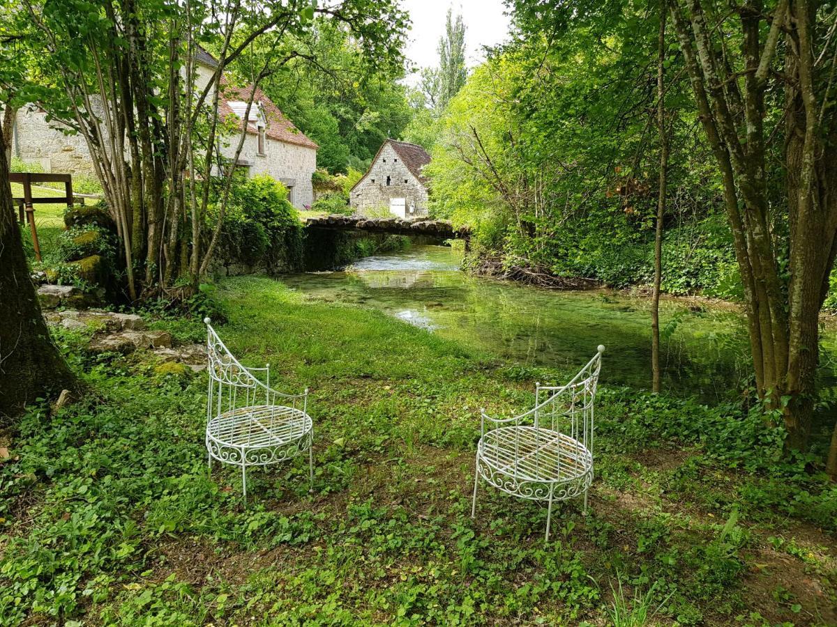 Bed and Breakfast Le Moulin De Jules Et Akasha Murat Exterior foto